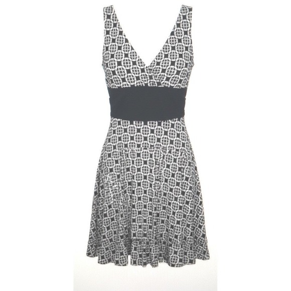 White House Black Market Dresses & Skirts - NWT White House Black Market Black White Medallion V-Neck Ruffled Hem Dress XS